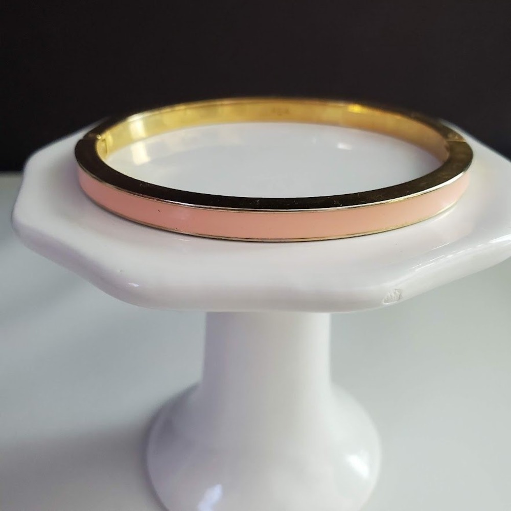 J. Crew Gold Tone Peach Enamel Hinged Bangle Bracelet Locking Clasp